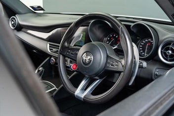 Alfa Romeo Giulia 2018 photo 4
