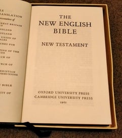 Listing 3 of 3 for New English Bible 1961 New Testament in box TIDY
