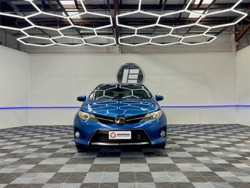 Toyota Auris 2012 photo 3