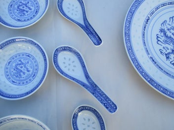 Listing 5 of 8 for COLLECTION OF CHINESE BLUE AND WHITE DRAGON CHINA PLATES BOWLS AND SPOONS