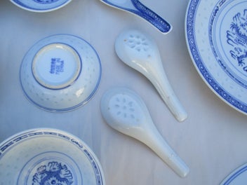 Listing 8 of 8 for COLLECTION OF CHINESE BLUE AND WHITE DRAGON CHINA PLATES BOWLS AND SPOONS