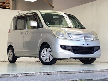 Suzuki Solio 2012 photo 2