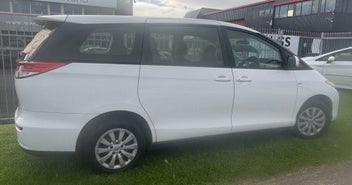 Toyota Previa 2012 photo 3