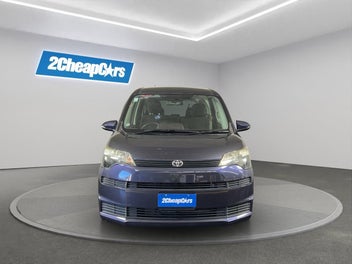 Toyota Spade 2015 photo 3