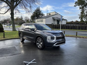 Mitsubishi Outlander 2026 photo 2