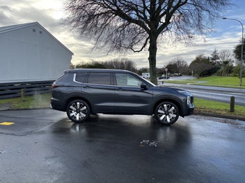 Mitsubishi Outlander 2026 photo 4