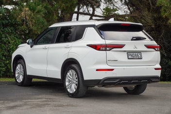 Mitsubishi Outlander 2022 photo 4