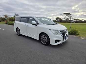 Nissan Elgrand 2017 photo 2