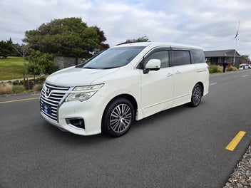 Nissan Elgrand 2017 photo 4