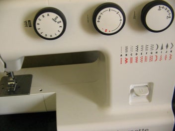 Listing 3 of 8 for Bernina B35 Sewing Machine.