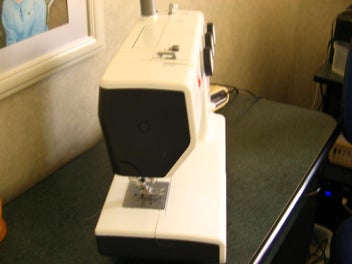 Listing 5 of 8 for Bernina B35 Sewing Machine.