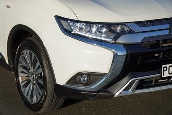 Mitsubishi Outlander 2022 photo 5