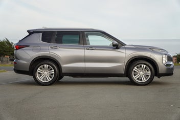 Mitsubishi Outlander 2022 photo 3