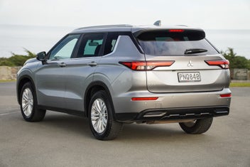 Mitsubishi Outlander 2022 photo 4