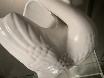 Listing 9 of 15 for FANTASTIC RARE MEDIUM CROWN LYNN SWAN 2147