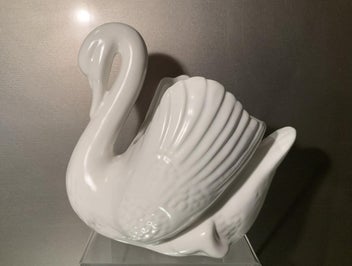 Listing 1 of 15 for FANTASTIC RARE MEDIUM CROWN LYNN SWAN 2147