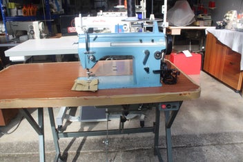 Listing 2 of 4 for SINGER 20U ZIG ZAG INDUSTRIAL SEWING MACHINE