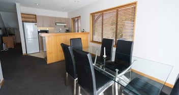 Listing 2 of 3 for Queenstown CBD Apartment - 1 Jan 2027