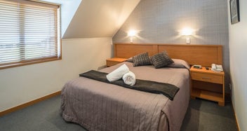 Listing 3 of 3 for Queenstown CBD Apartment - 1 Jan 2027