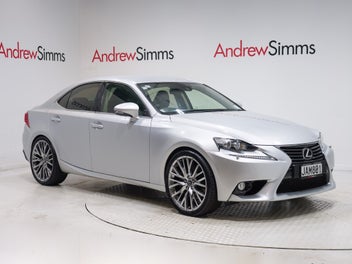 Lexus Is 350 2015 photo 2