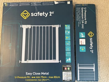 Listing 9 of 10 for Childs' Safety 1st Easy Close Metal Safety Gate.