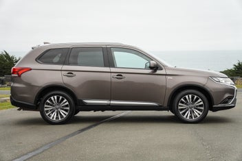 Mitsubishi Outlander 2022 photo 3