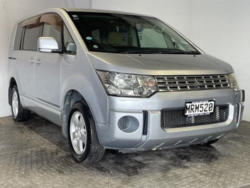 Mitsubishi Delica 2007 photo 2