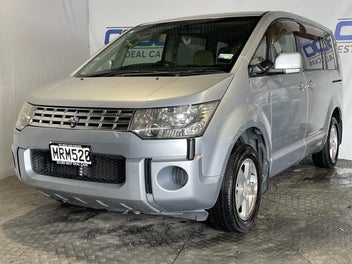 Mitsubishi Delica 2007 photo 4