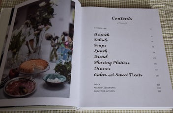 Listing 2 of 20 for THREE SISTERS BAKE DELECTABLE RECIPES FRM REITH SISTERS SCOTTISH CAFE RRP$75