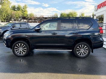 Toyota Land Cruiser Prado 2023 photo 5