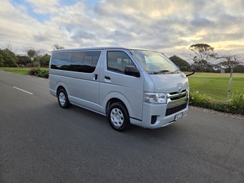 Toyota Hiace 2019 photo 2