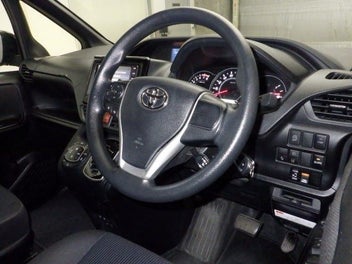Toyota Noah 2021 photo 4
