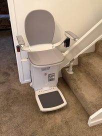 Listing 2 of 7 for Acorn 180 Stairlift - excellent condition, as new