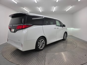 Toyota Alphard 2026 photo 4