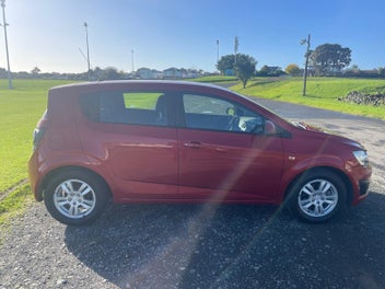 Holden Barina 2012 photo 5