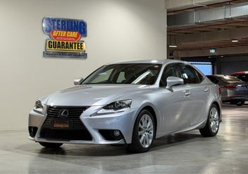 Lexus Is 300H 2013 photo 4