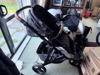 Listing 1 of 4 for Edwards and Co Oscar MX pram - great condition