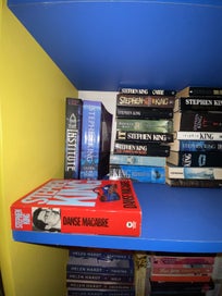 Listing 3 of 5 for ** PICK ONE STEPHEN KING BOOK $6.90 each **