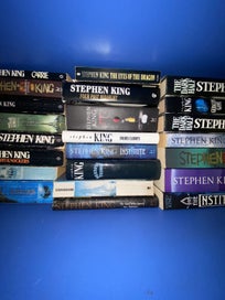 Listing 5 of 5 for ** PICK ONE STEPHEN KING BOOK $6.90 each **
