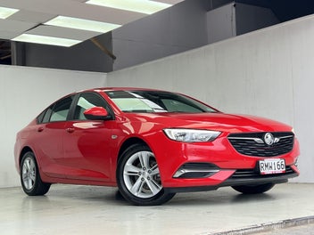 Holden Commodore 2020 photo 2