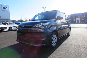 Toyota Spade 2015 photo 4