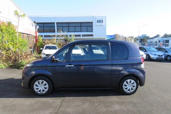 Toyota Spade 2015 photo 5