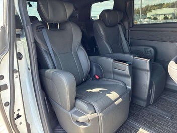 Toyota Alphard 2024 photo 4