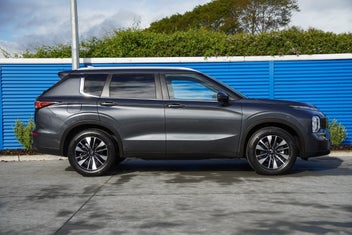 Mitsubishi Outlander 2025 photo 4