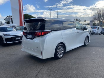 Toyota Alphard 2026 photo 3