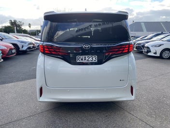 Toyota Alphard 2026 photo 4