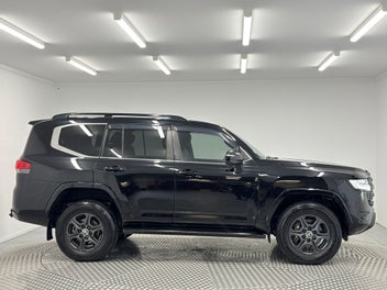 Toyota Land Cruiser 2023 photo 3
