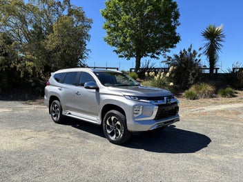 Mitsubishi Pajero Sport 2026 photo 2