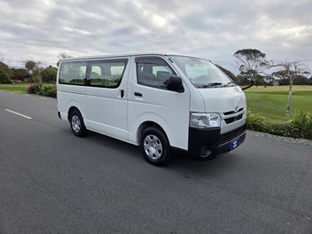 Toyota Hiace 2020 photo 2