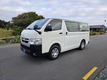 Toyota Hiace 2020 photo 4